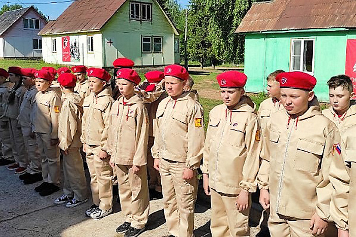Более 100 ребят участвуют в оборонно-спортивной смене «Юнармеец»