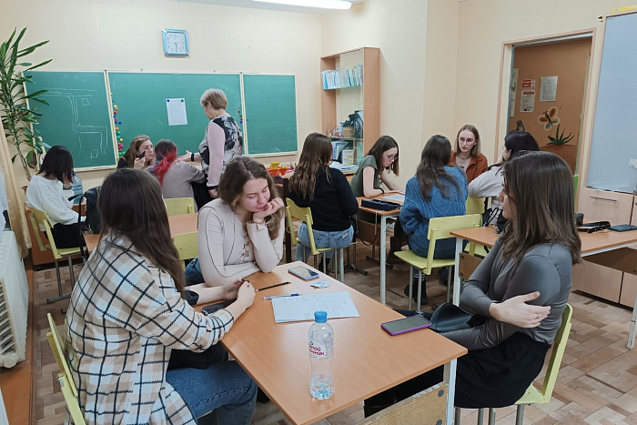 Кировские студенты станут наставниками для детей-сирот