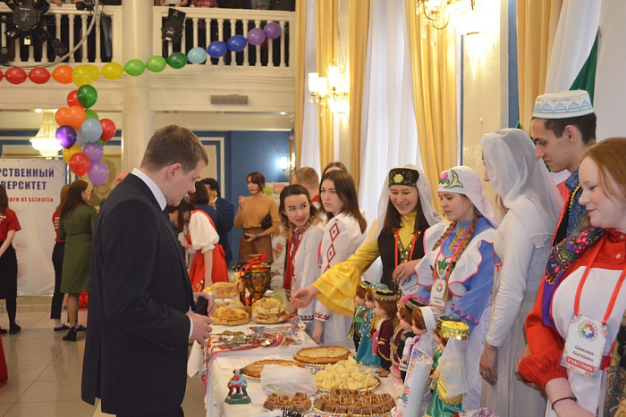 В Кирове состоялся Фестиваль национальных культур медицинских и фармацевтических вузов России