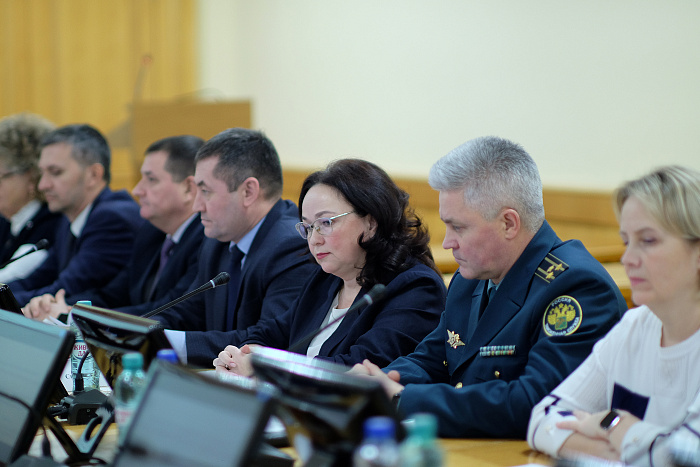 В Кировской области обсудили принимаемые меры по пресечению незаконного оборота промышленной продукции