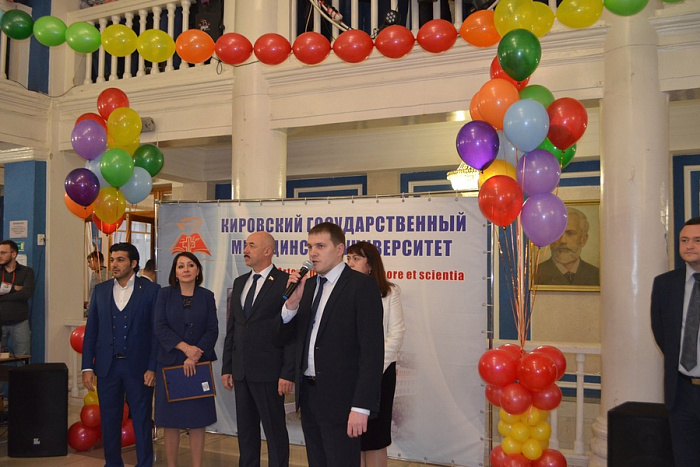 В Кирове состоялся Фестиваль национальных культур медицинских и фармацевтических вузов России