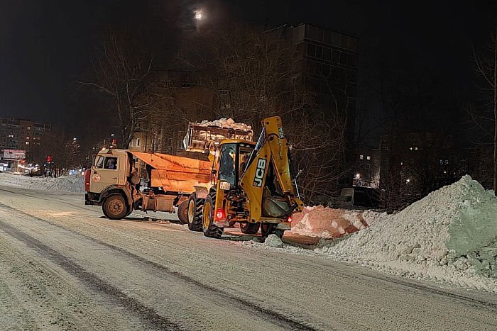 В Кирово-Чепецке началась уборка улиц от снега