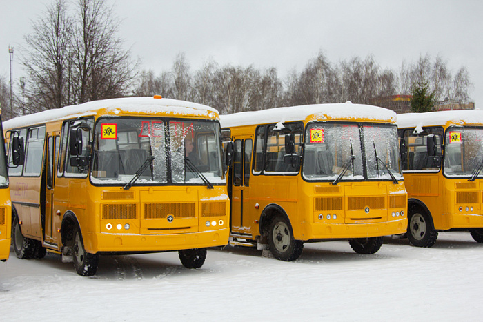 17 новых школьных автобусов поступили в Кировскую область