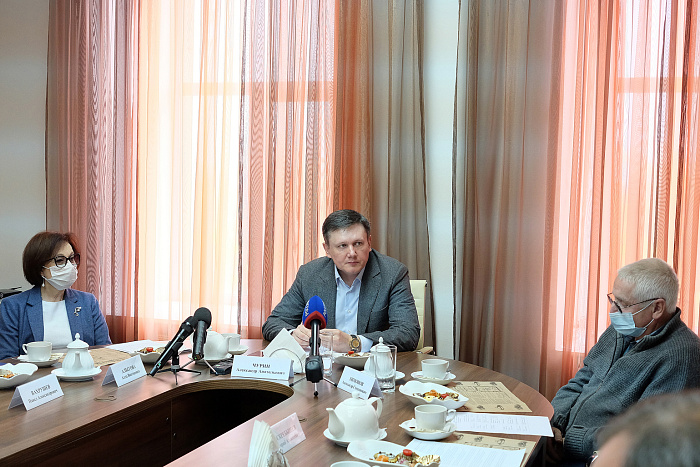 Александр Чурин обсудил с общественниками планы по развитию системы обращения с отходами