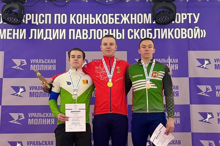 Кировский конькобежец завоевал второе место на первенстве России