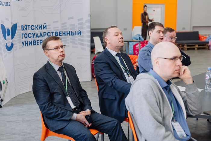 В правительстве Кировской области обсудили возможности внедрения искусственного интеллекта