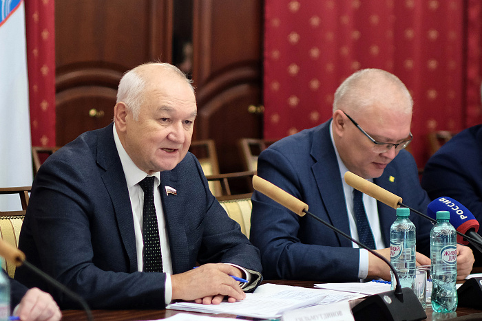 Депутаты Госдумы обсудили в Кирове межнациональные взаимоотношения