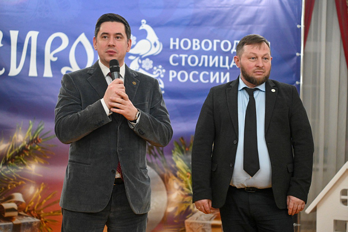 Молодым семьям в Кирове вручили жилищные сертификаты