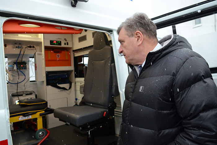Станция скорой медицинской помощи получила 28 новых автомобилей