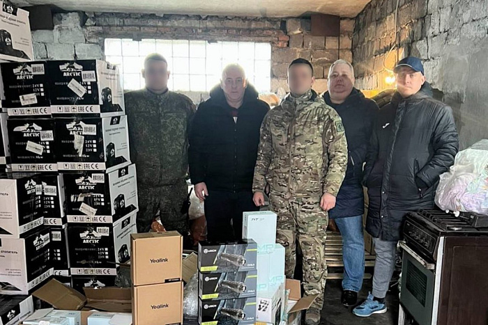 Кировским бойцам доставили бронеавтомобиль