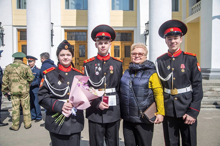 Кировский кадет спас человека из огня