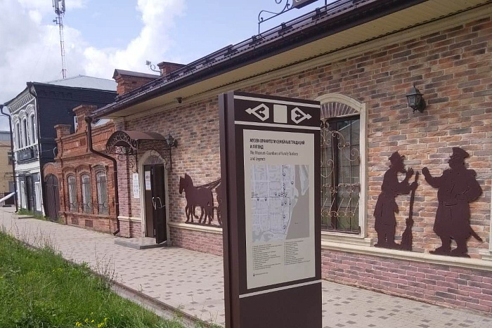 На новом туристическом маршруте в Вятских Полянах устанавливают навигацию