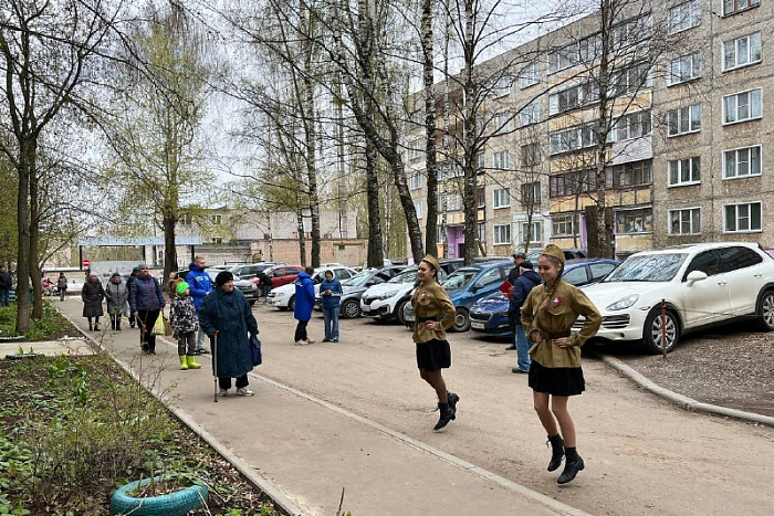 В преддверии Дня Победы для кировских ветеранов проходят концерты 