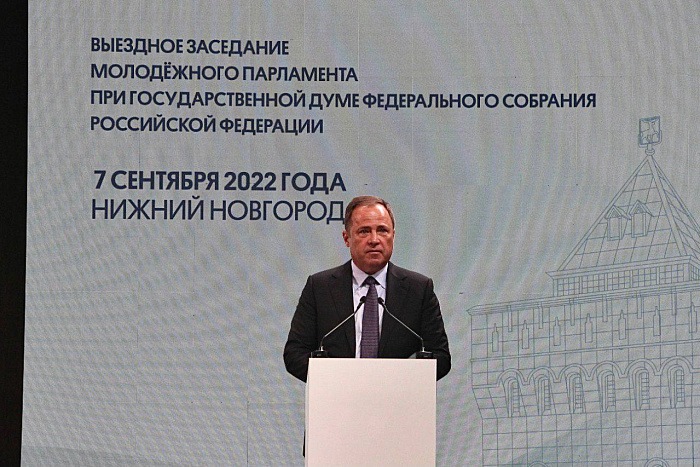 Вячеслав Володин и Игорь Комаров обсудили законодательные инициативы молодых парламентариев