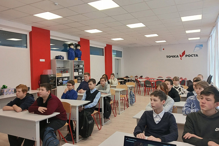 15 000 школьников подключились к онлайн-уроку «Ленинградский дневник»