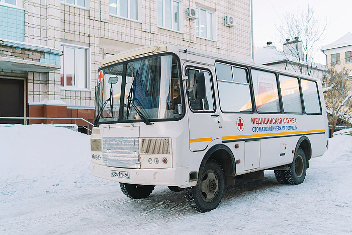 Почти 900 жителей сел и деревень прошли лечение в мобильной стоматологии