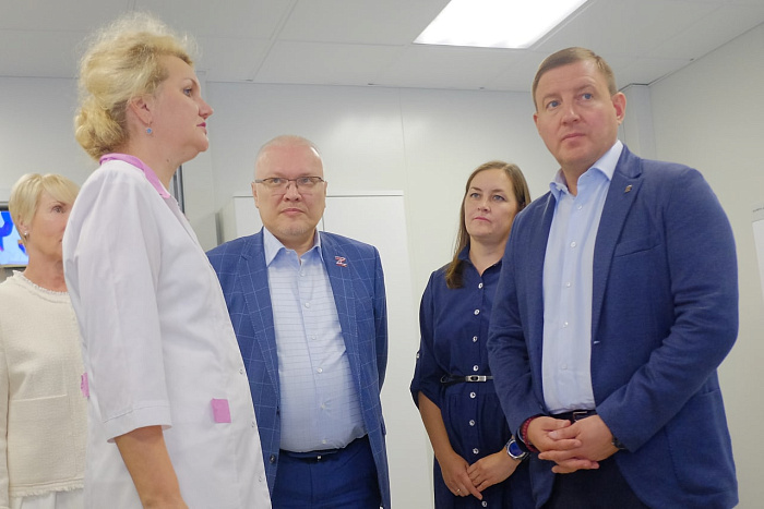 Андрею Турчаку презентовали многопрофильный социальный центр в Чистых Прудах