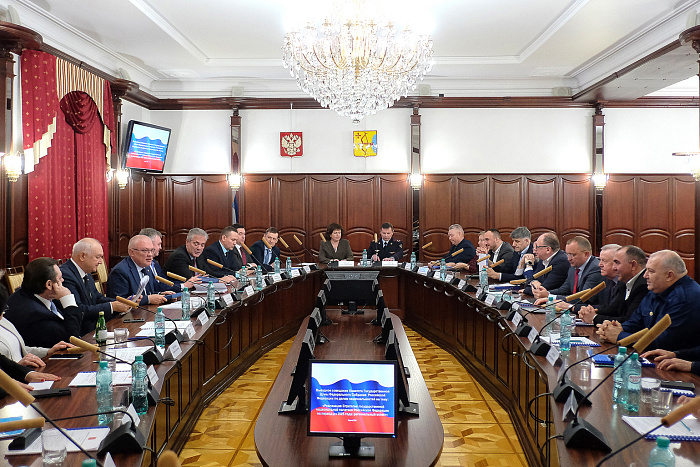 Депутаты Госдумы обсудили в Кирове межнациональные взаимоотношения