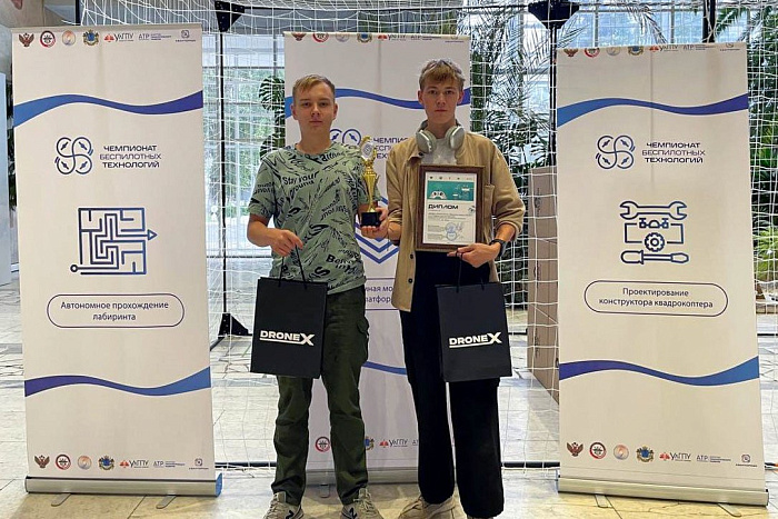 Кировские школьники стали призерами чемпионата «Соколиная охота»