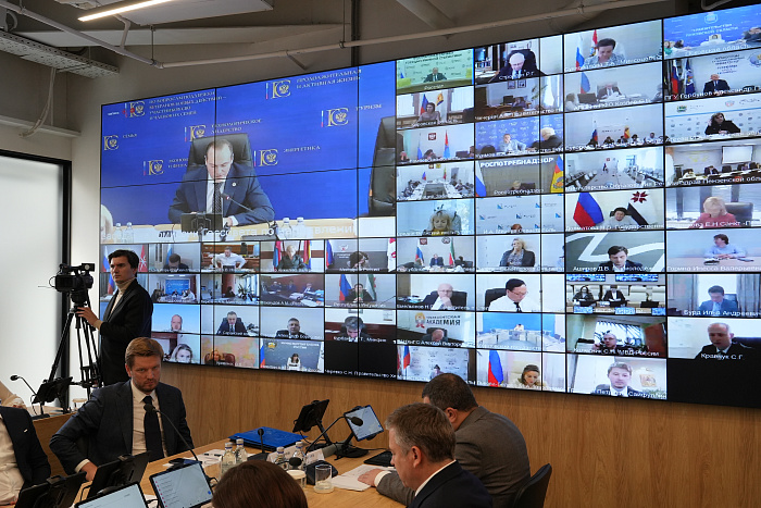 На комиссии Госсовета по направлению «Семья» обсудили внедрение корпоративного демографического стандарта и поддержку студенческих семей
