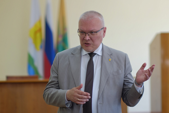 Александр Соколов: разработаем механизм привлечения медицинских кадров на село