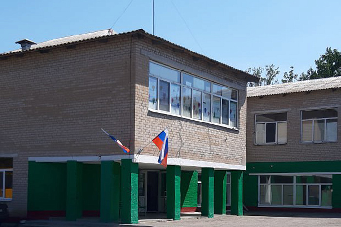 Кировские строители приступили к ремонту школ на подшефной территории