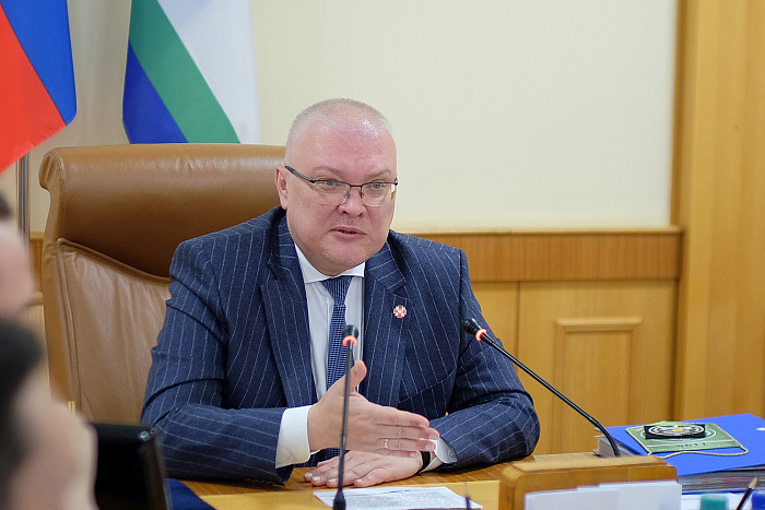 Александр Соколов поручил отработать все обращения кировчан на прямую линию Президента