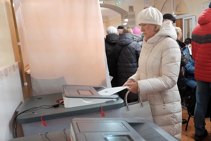 Губернатор Кировской области проголосовал на выборах Президента