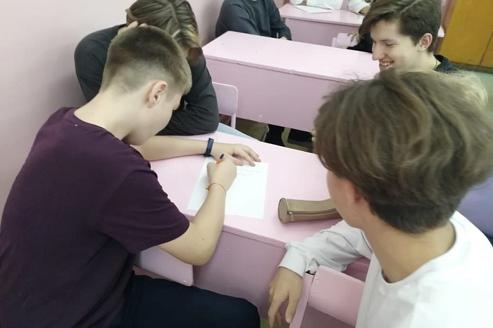 В школах Кировской области стартовали профориентационные уроки проекта «Билет в будущее»