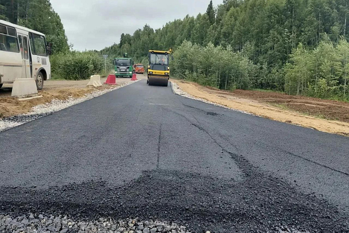 На северо-западе Кировской области строят современную асфальтированную трассу