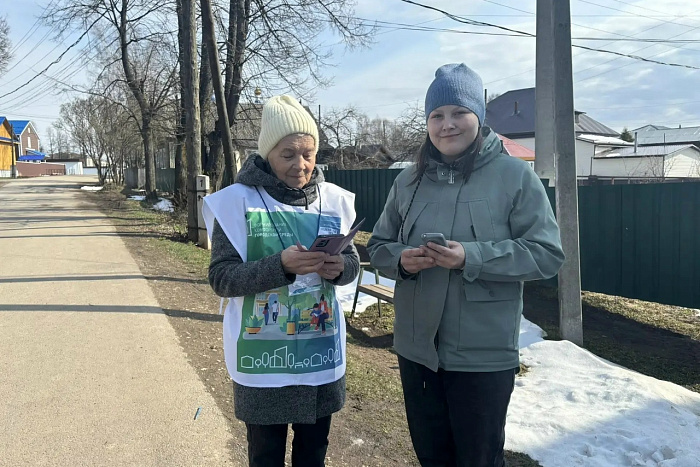 Волонтеры помогают проголосовать за благоустройство территорий