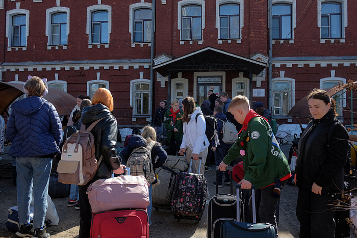В Киров прибыли 76 ребят из Белгородской области
