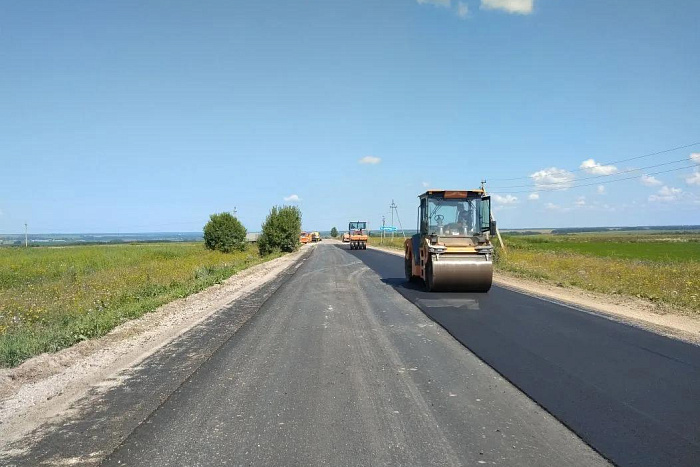 На дороге Советск – Лебяжье – Фокино укладывают асфальт