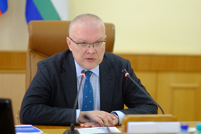 Александр Соколов: прошу проверить, почему в программу расселения аварийного жилья прежде не включали ряд домов 