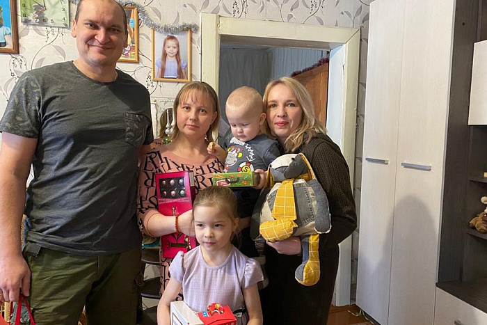 Члены правительства Кировской области исполнят мечты 44 детей в ходе акции «Ёлка желаний»