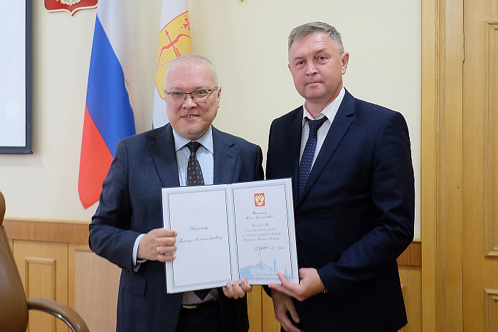 Президент отметил кировчан государственными наградами