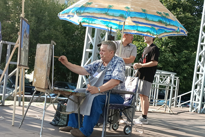 На Театральной площади прошел мастер-класс в рамках Васнецовского пленэра