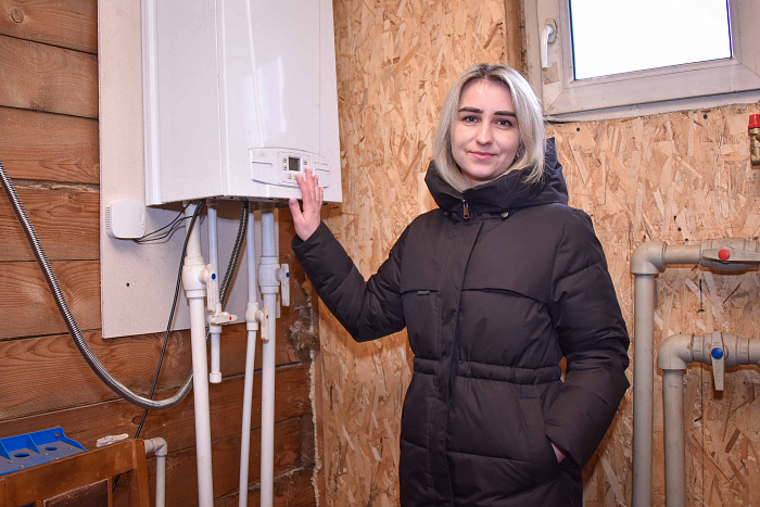 В Белой Холунице газифицировали дом семьи участника СВО