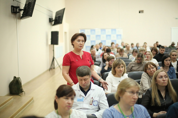 С начала года обучение в школах здоровья прошли более 13 тысяч человек