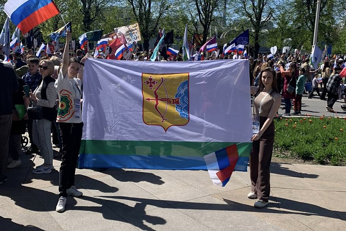 На ВДНХ развернули флаг Кировской области 