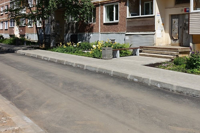 В Кирове по нацпроекту восстановили освещение в 15 дворах