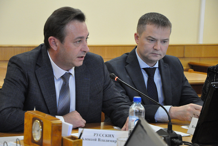 На трехсторонней комиссии обсудили вопросы соблюдения законных прав работников региона