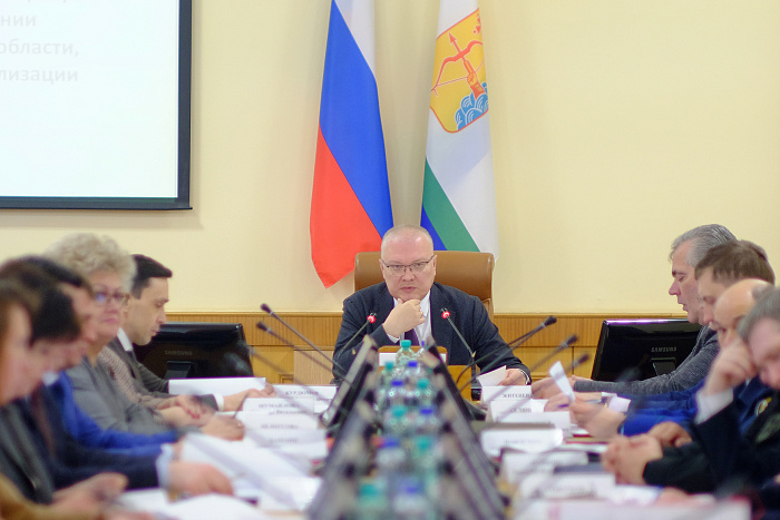 Александр Соколов поддержал создание молодежных пространств в районах