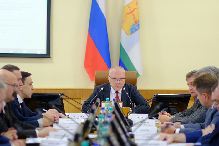 Александр Соколов: дворы домов, в которые вовремя не дали горячую воду, благоустроят за счет «Т Плюс»