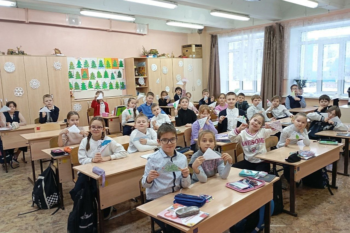 Военнослужащие в зоне СВО получат письма от кировских школьников