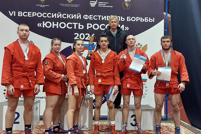 Команда Кировской области завоевала несколько призовых мест на Всероссийском фестивале борьбы «Юность России»