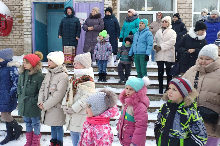 В Омутнинском районе появился передвижной Дом культуры