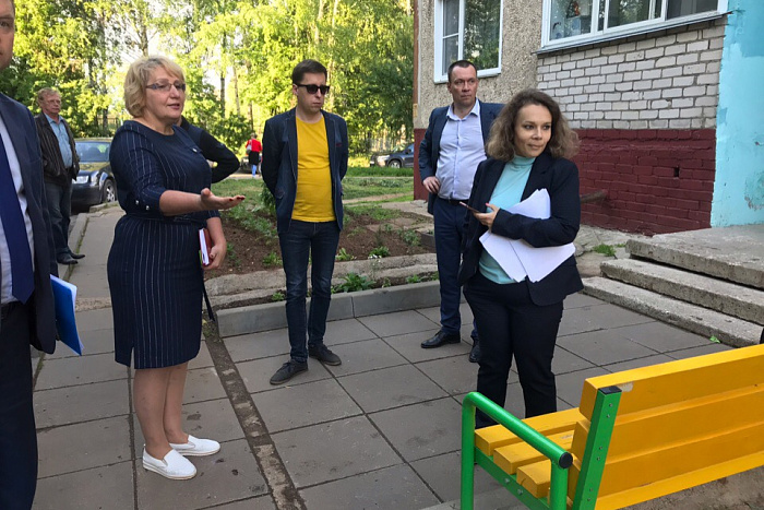 Минстрой России проверил работы по благоустройству дворов и общественных пространств в Кирове