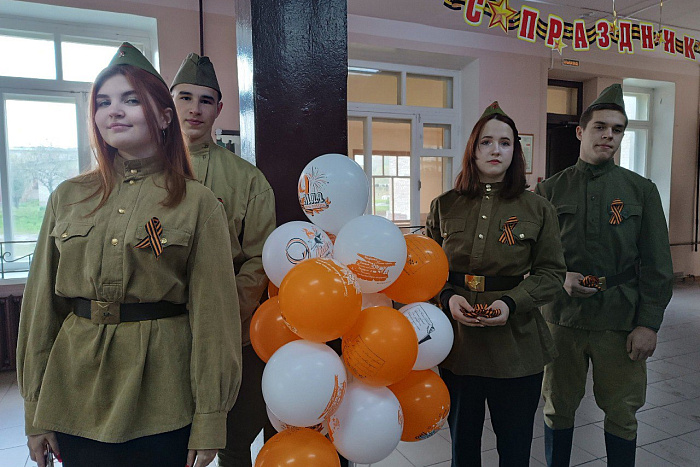 В кировских школах и техникумах проходят праздничные мероприятия, посвященные Дню Победы