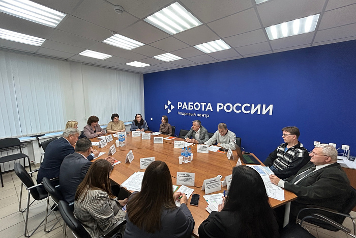 Почти 5 тысяч жителей Кировской области нашли работу на ярмарке вакансий
